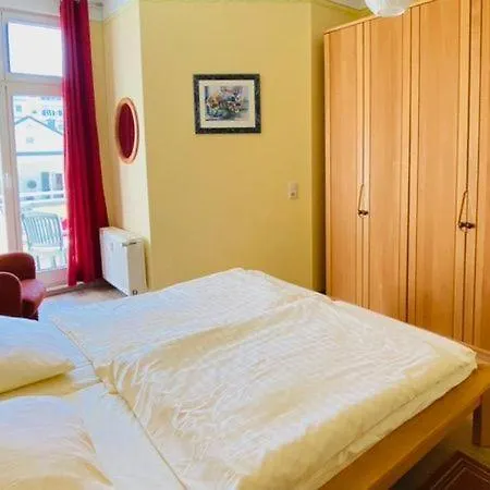 Willa Granitz - 45453